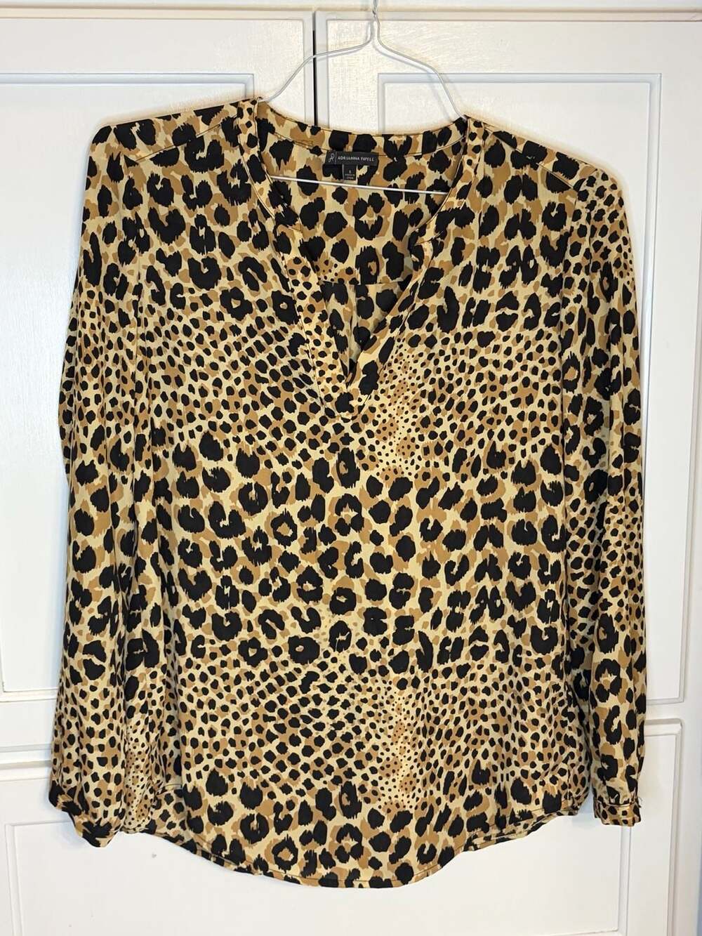 Adrianna Papell Blouse Size S Leopard Print Long Sleeve V Neck
